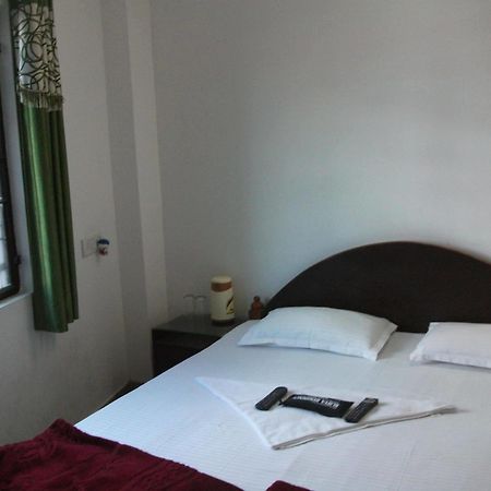 Surya Residency Paying Guest House พาราณสี ภายนอก รูปภาพ